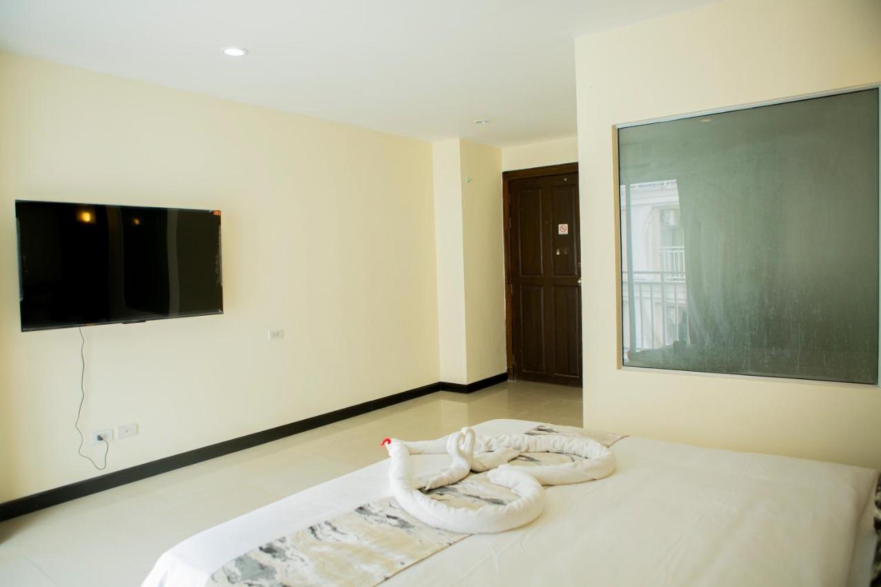 Blue Skyline Hotel Patong Luaran gambar