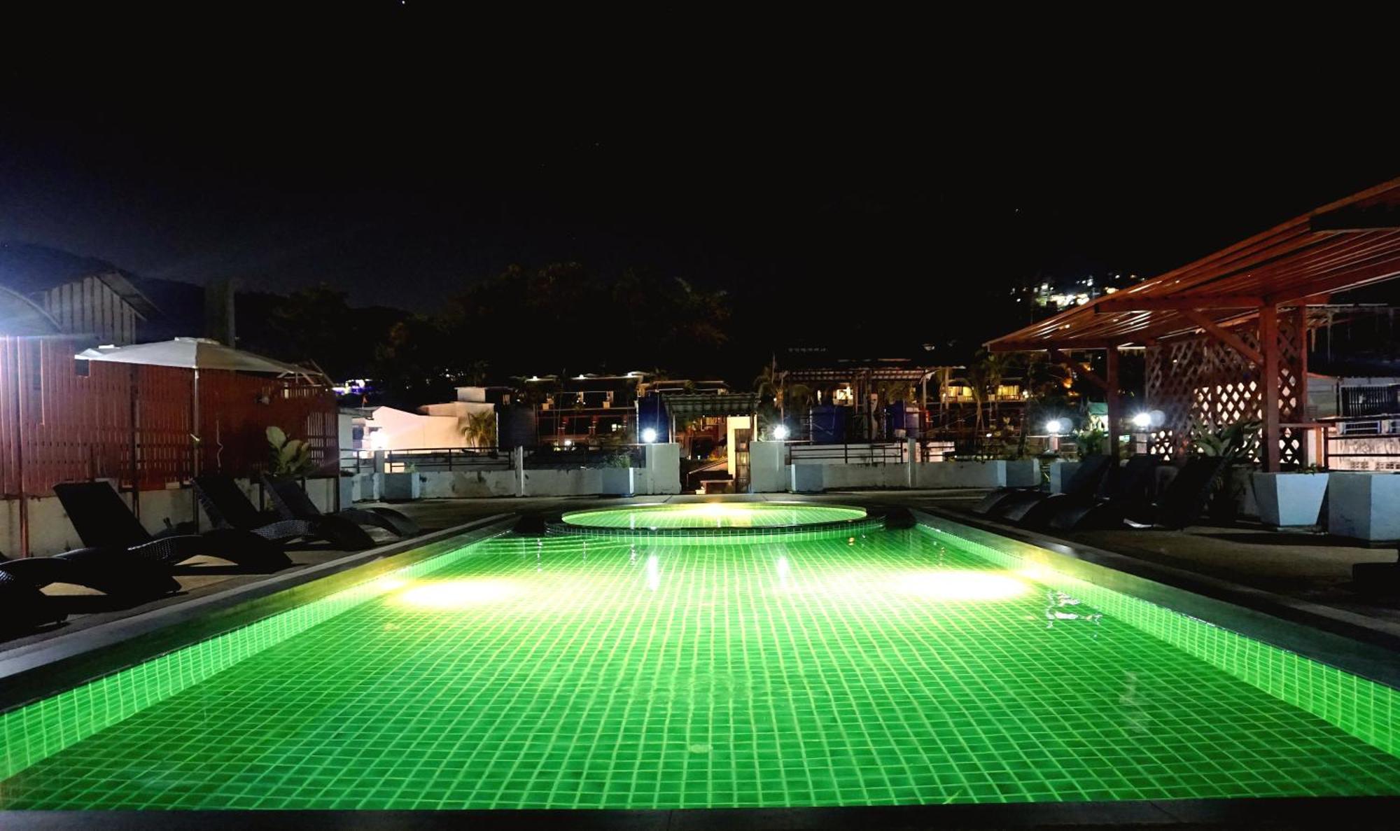 Blue Skyline Hotel Patong Luaran gambar