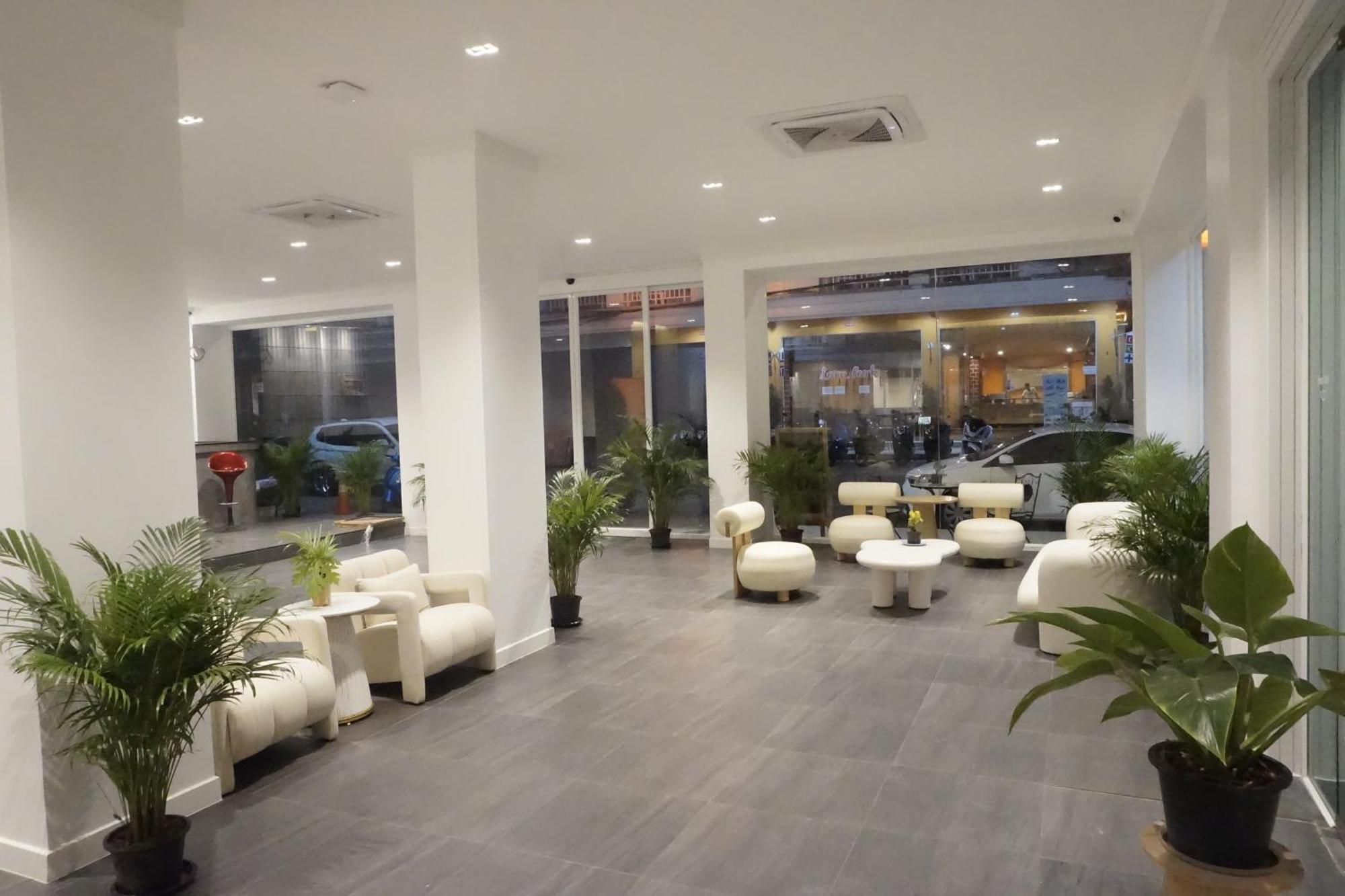 Blue Skyline Hotel Patong Luaran gambar
